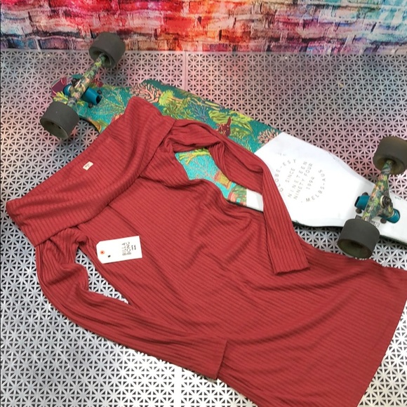 🔥 BILLABONG SWEATER DRESS 🔥 - Picture 7 of 8